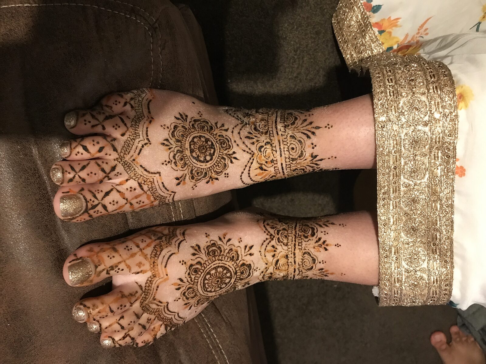 Bridal feet henna, knee