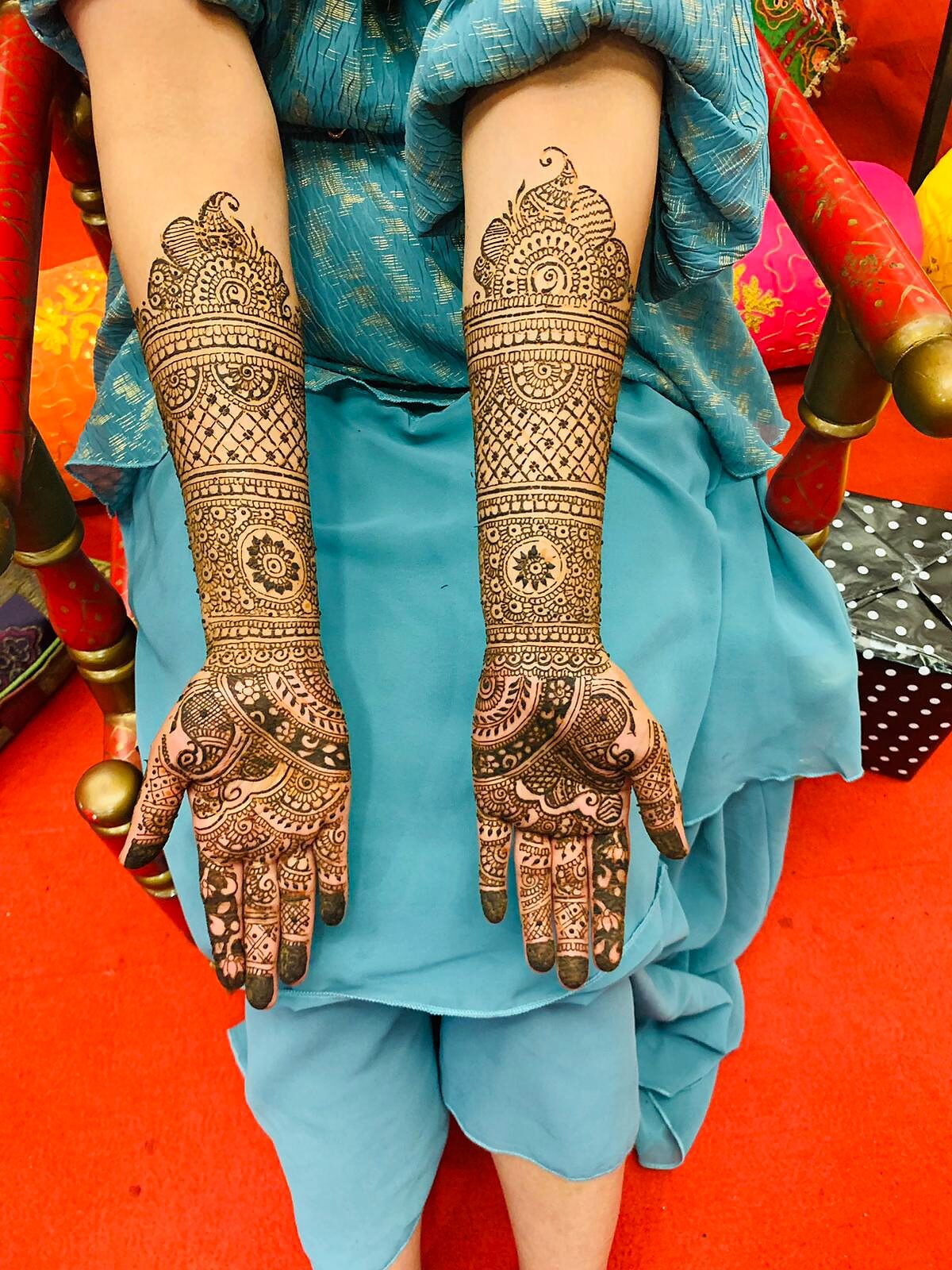 Example of mid-forearm bridal henna