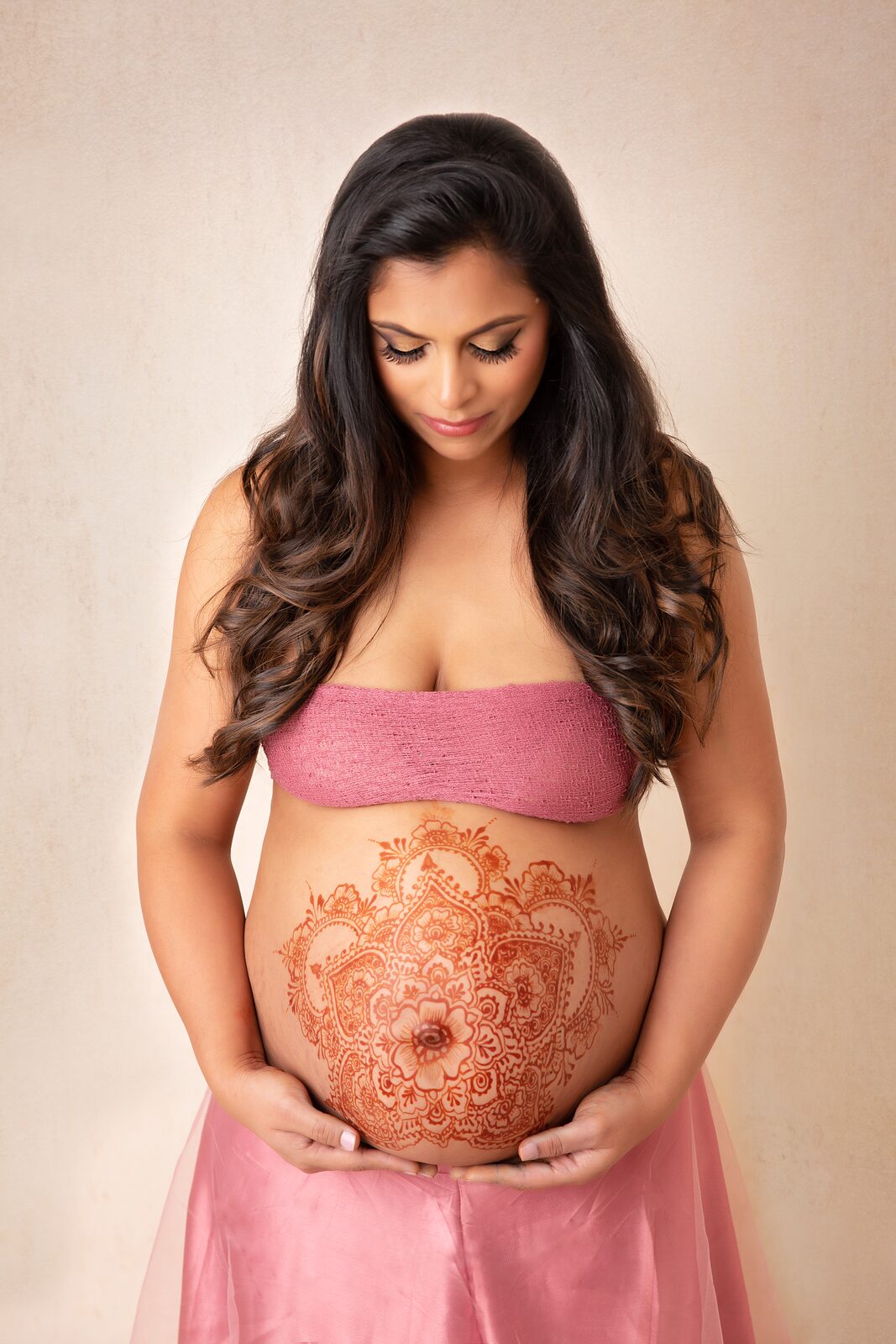 Belly art, close